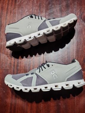On Cloud Women's Running Shoes Slate Rock Swiss Cloud 5 Gray Black 8.5